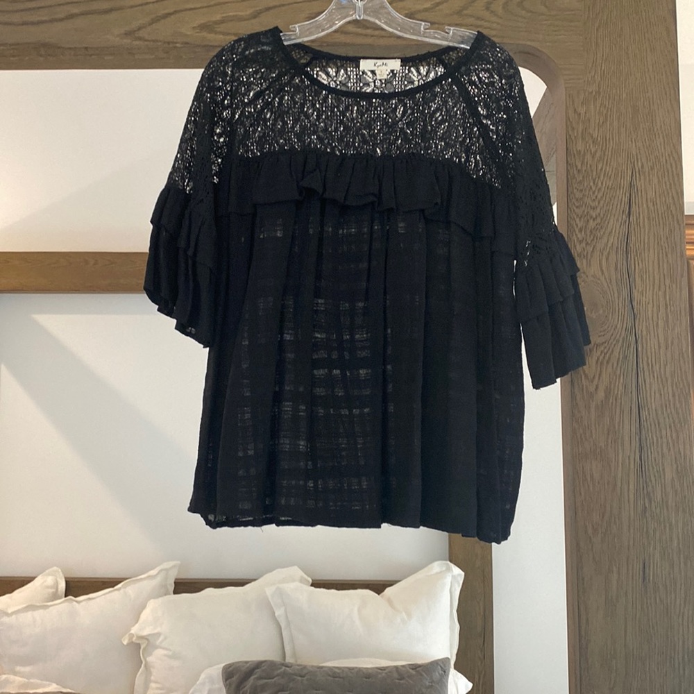 Size S Lace Short Sleeve Blouse